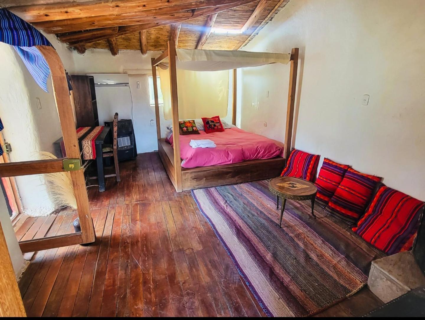 Wolf Totem Steam Punk Guesthouse Pisac Værelse billede