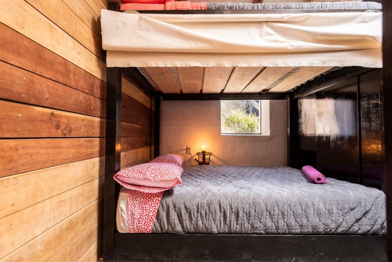 Wolf Totem Steam Punk Guesthouse Pisac Eksteriør billede